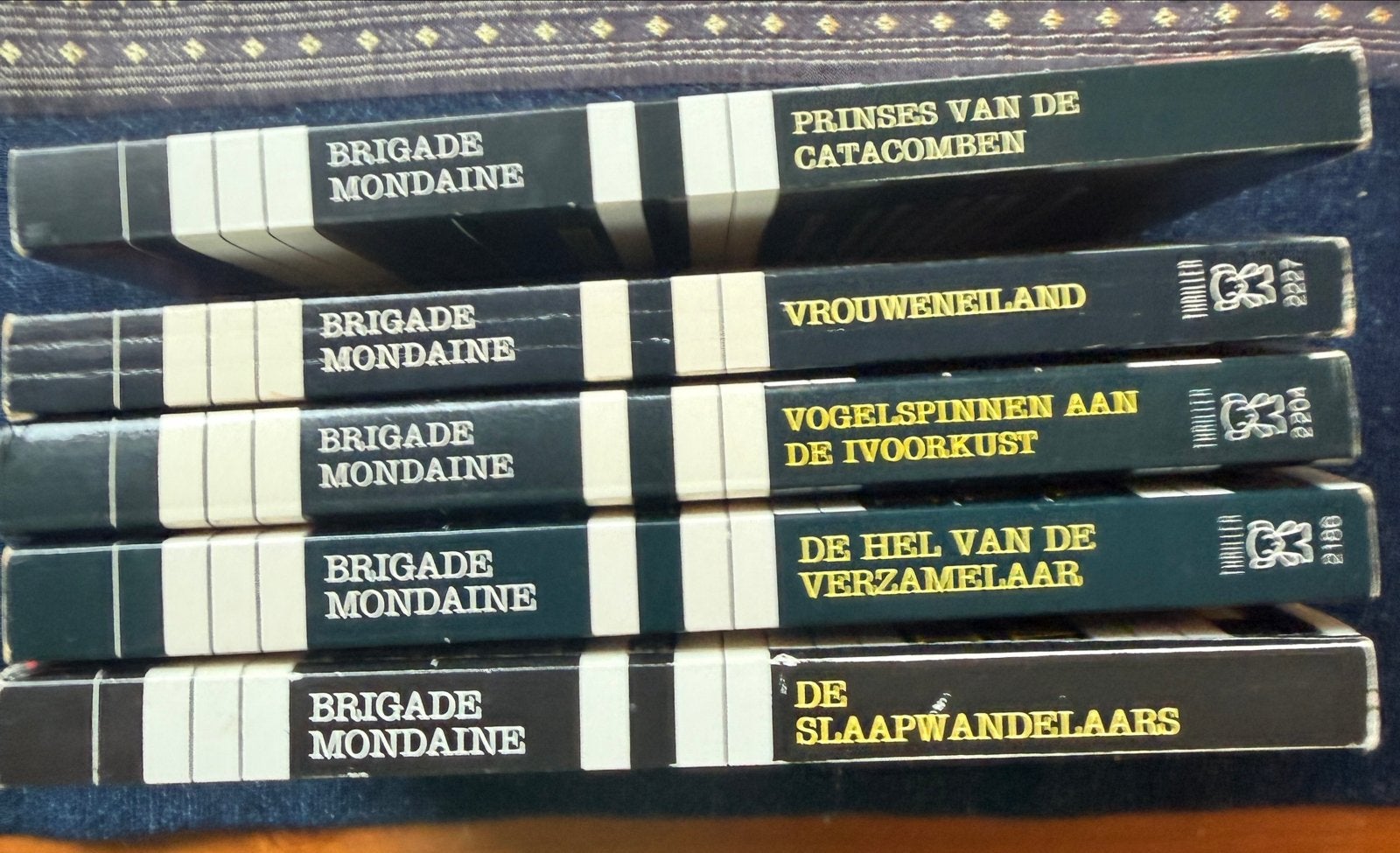 Brigade Mondaine Thriller Boeken - 5-delige set, Ophalen of Verzenden, Gelezen, Europa overig