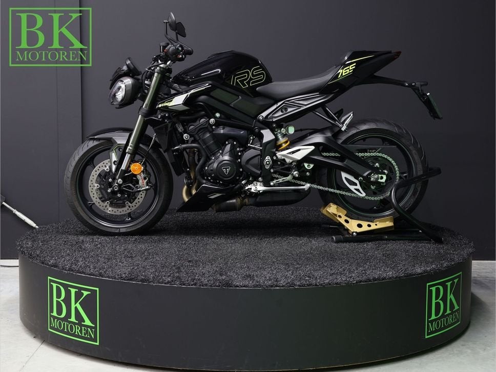 TRIUMPH STREET TRIPLE 765 RS | Phantom Black, Motorrijbewijs A, Bedrijf, 765 cc, Meer dan 35 kW