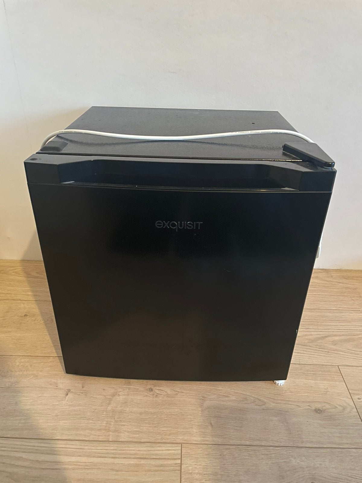 Exquisit Vrijstaande kleine vriezer, Witgoed en Apparatuur, Ophalen, Zo goed als nieuw, Minder dan 60 cm, Minder dan 85 cm