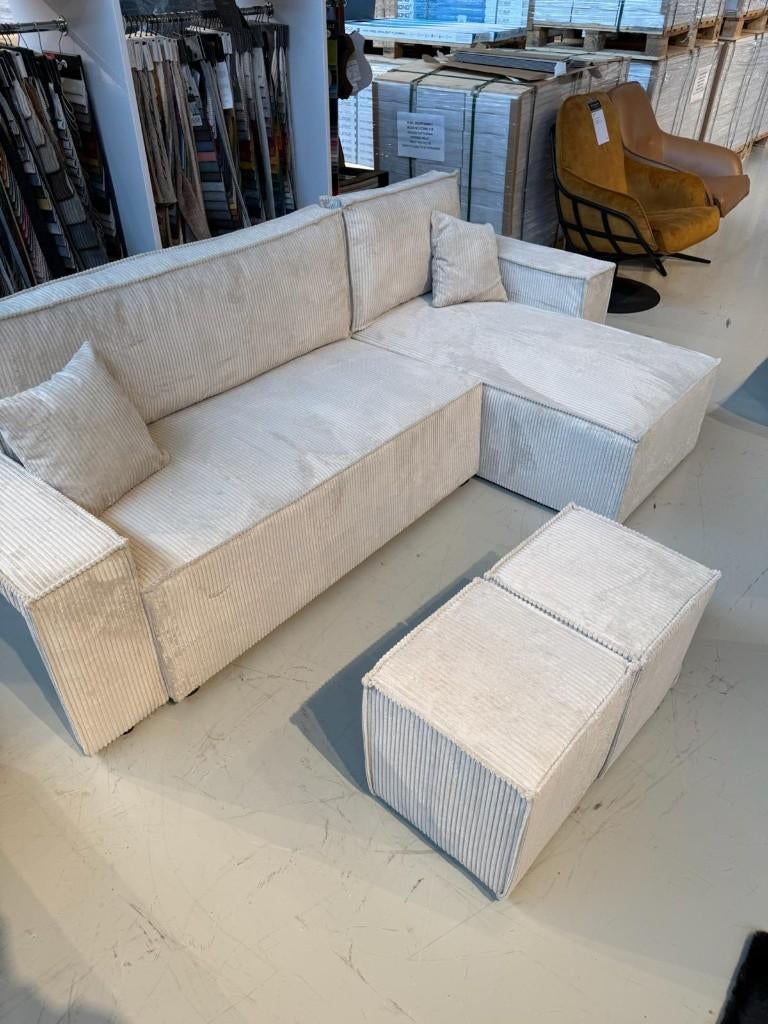 Voorraad | Hoekbank U-bank, slaapbank | Showroom Utrecht, Ophalen, Info@trendvortex.com, 125 tot 150 cm, 4131 NH