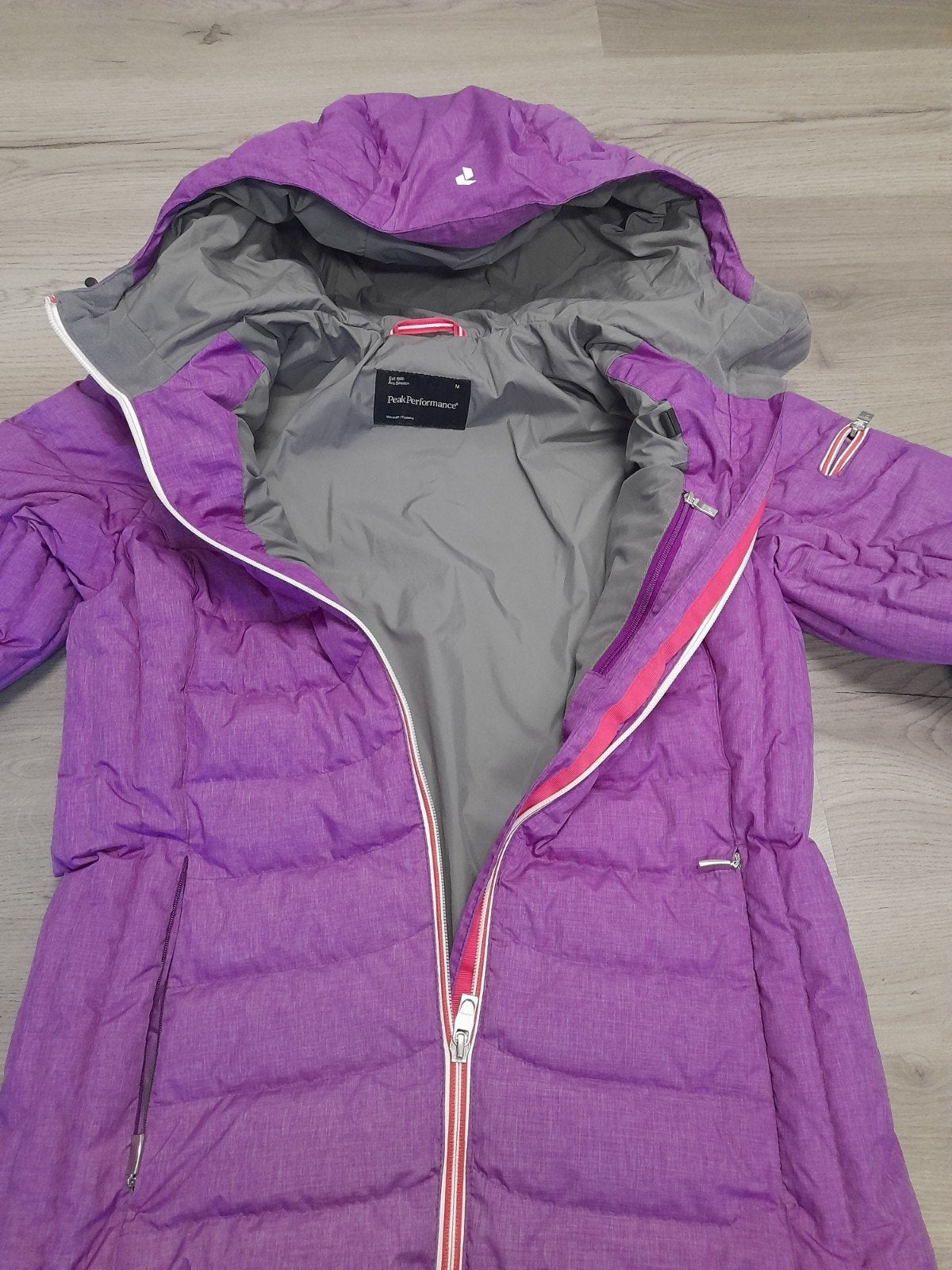 Peak Performance Dames dons Ski-jas Maat M Paars, Maat 38/40 (M), Peak Performance, Ophalen of Verzenden, Zo goed als nieuw