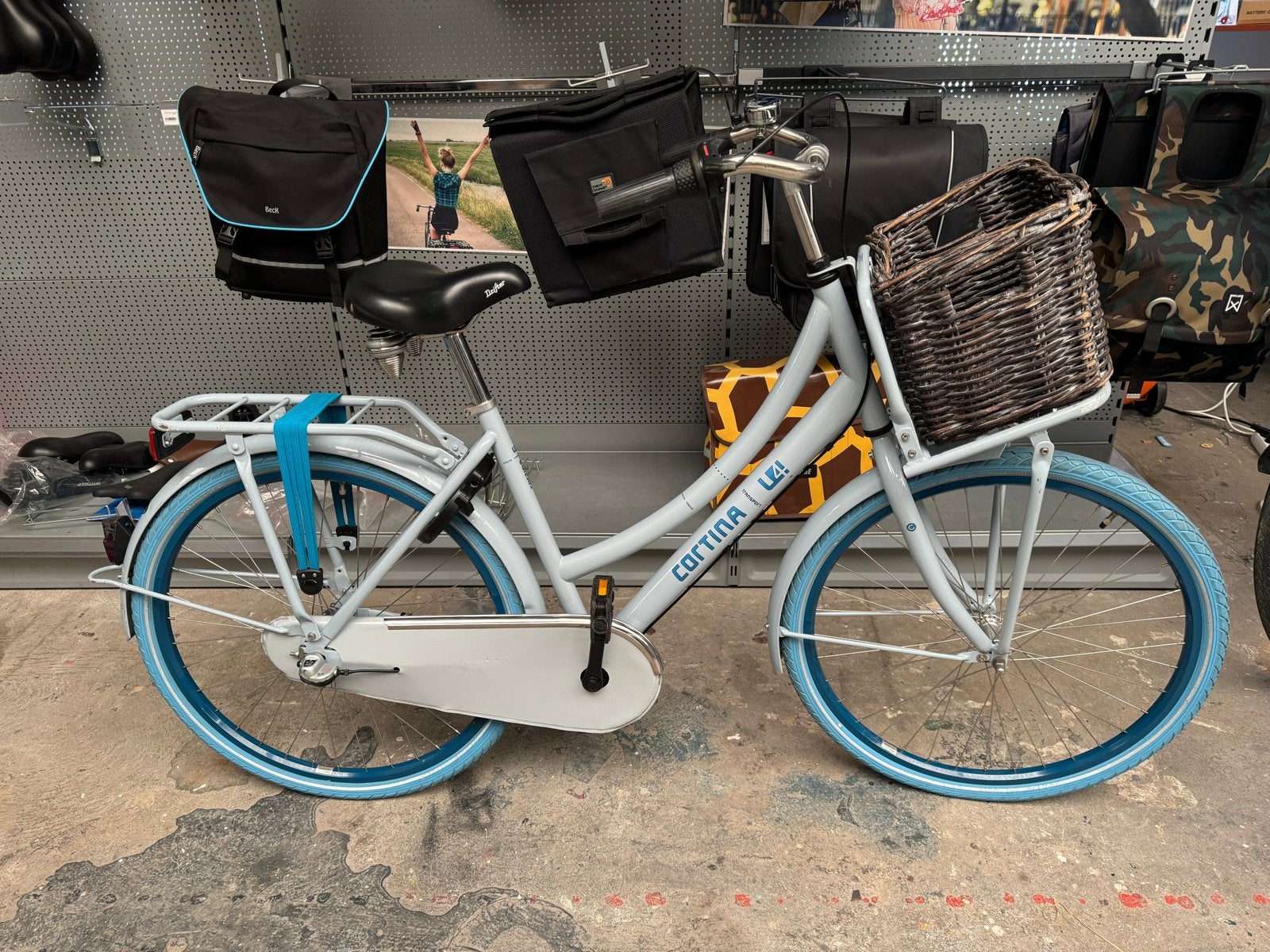 Nette Corrina U4 Transport meisje fiets 26 inch Z.g.a.n., 26 inch of meer, Terugtraprem, Versnellingen, Ophalen of Verzenden