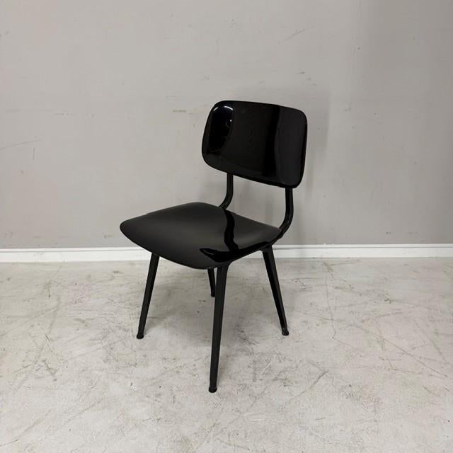 Ahrend Revolt stoel, Huis en Inrichting, Stoelen, Gebruikt, Vijf, Zes of meer stoelen, Kunststof, Zwart, Ophalen of Verzenden