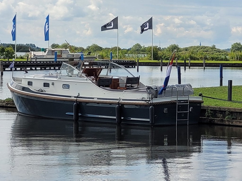 Mooie Vedette Kajuitsloep 8.20 motorboot - plezierjacht, Rondzit, 29 pk, Staal, Binnenboordmotor