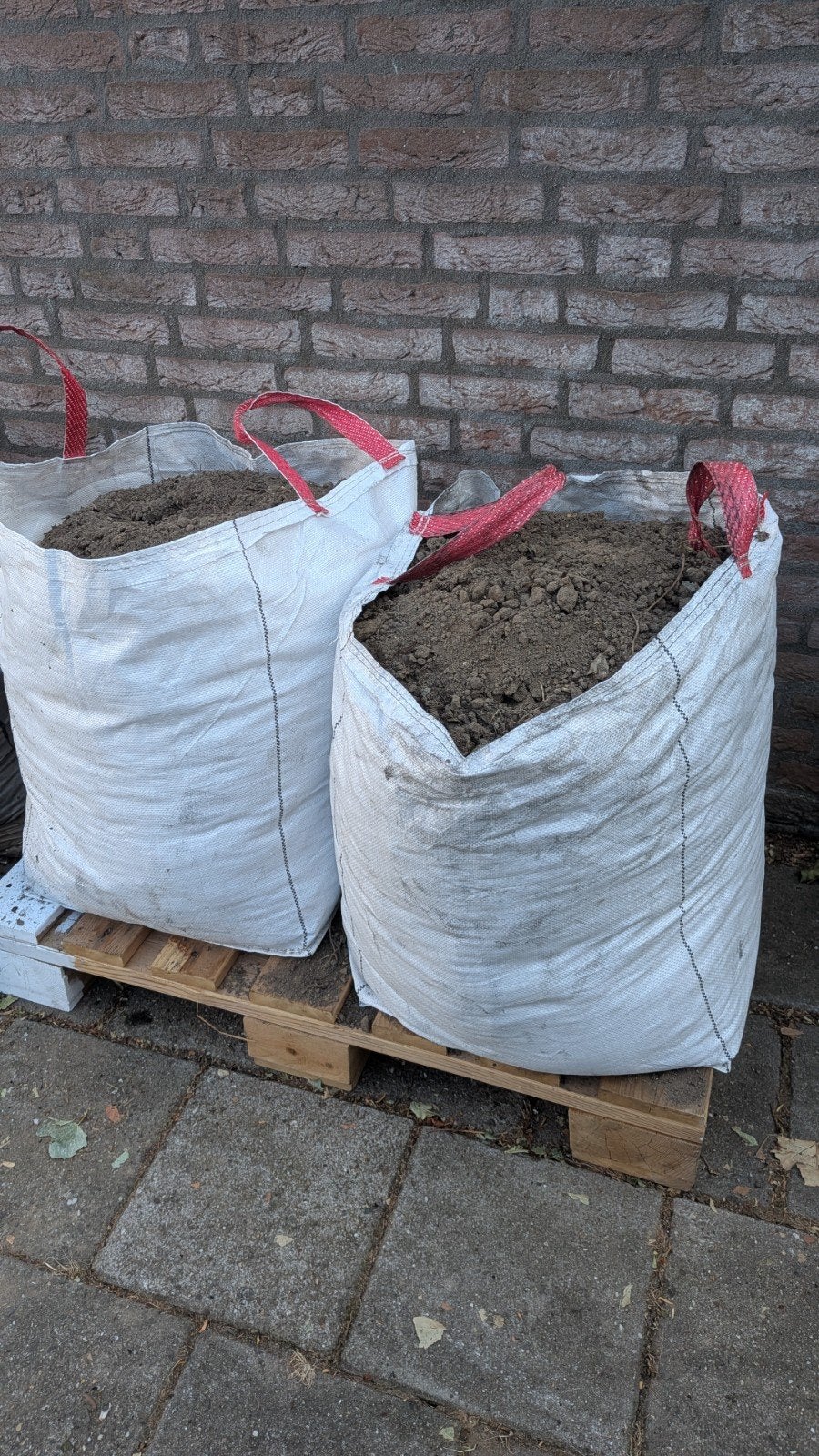 Gratis ophoogzand / tuinaarde in big bags, Ophalen, Ophoogzand
