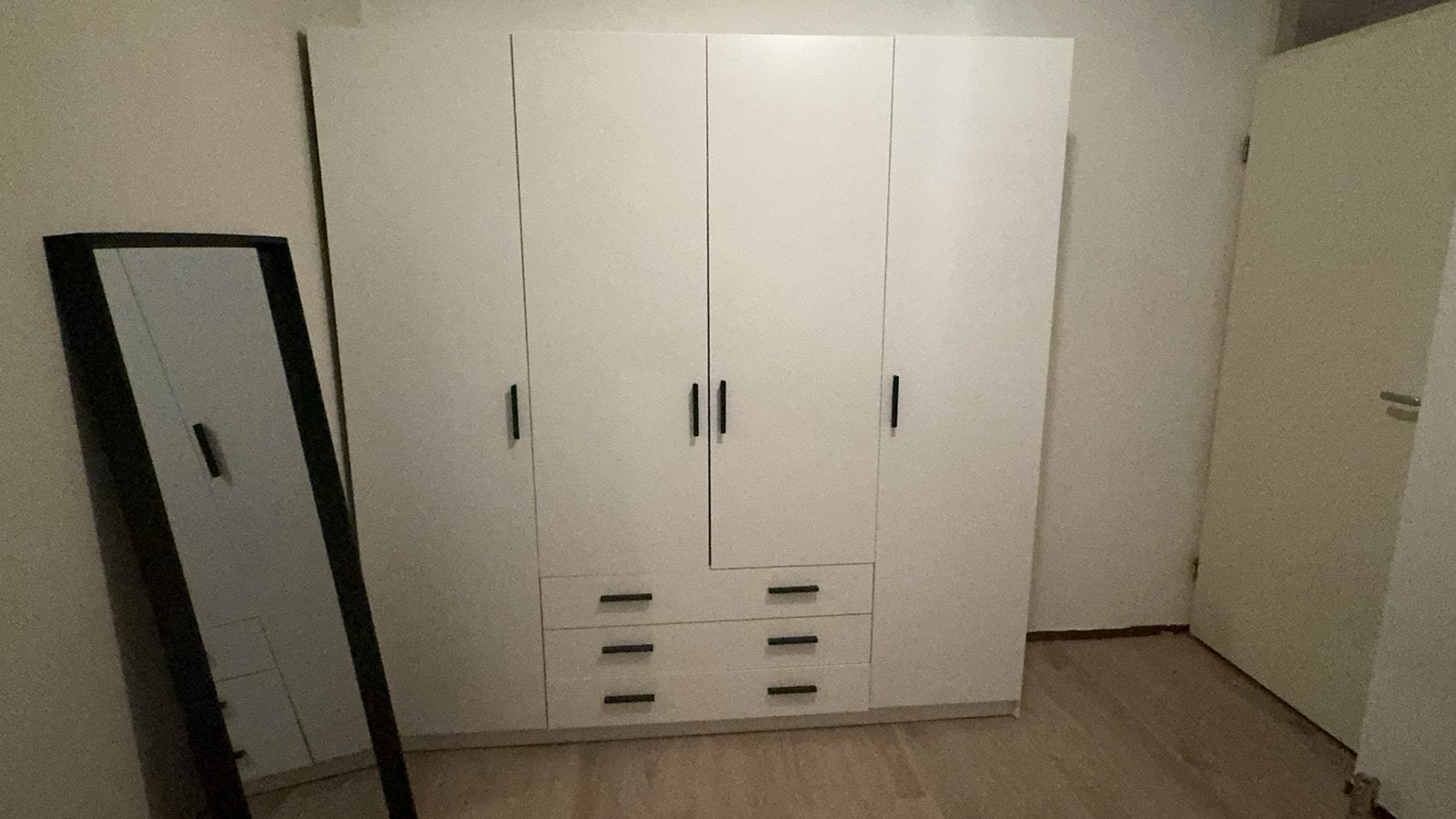 Kledingkast, Ophalen, Zo goed als nieuw