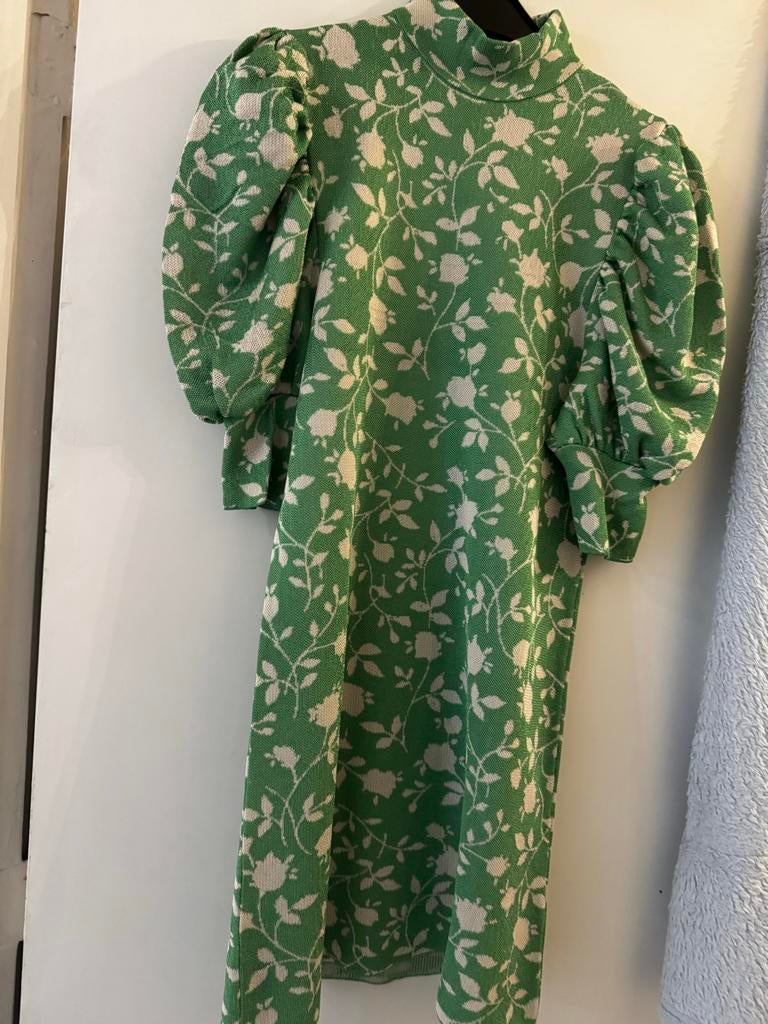 Zara Dames Jurk Groen met Bloemenprint - Maat M, Maat 38/40 (M), Ophalen of Verzenden, Zo goed als nieuw, Knielengte