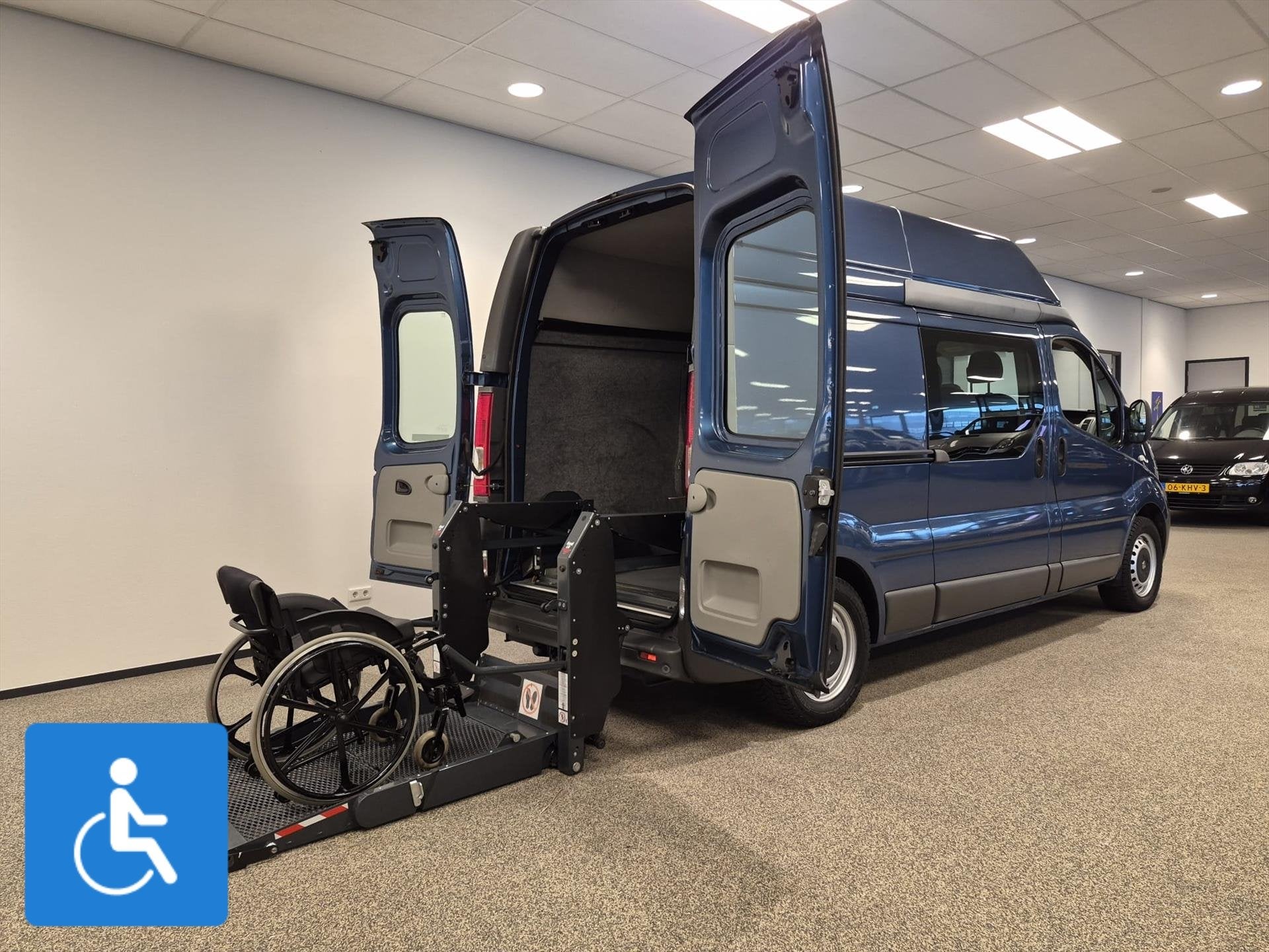 Renault Trafic L1H2 Rolstoelbus (airco) 5+1, Auto's, 13 km/l, Stof, Zwart, 4 cilinders