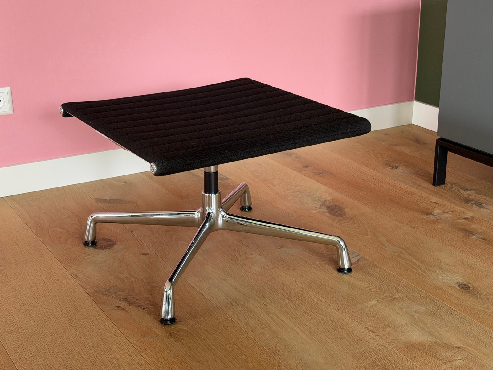 Vitra EA125 voetenbank zwart hopzak chroom, Ophalen, Gebruikt, Zwart, Eén