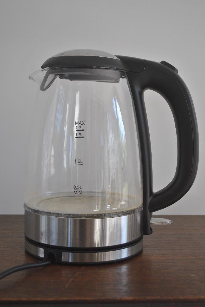 Waterkoker, 1,7 l, Home Essentials, 1 tot 2 liter, Ophalen of Verzenden, Gebruikt, Rvs