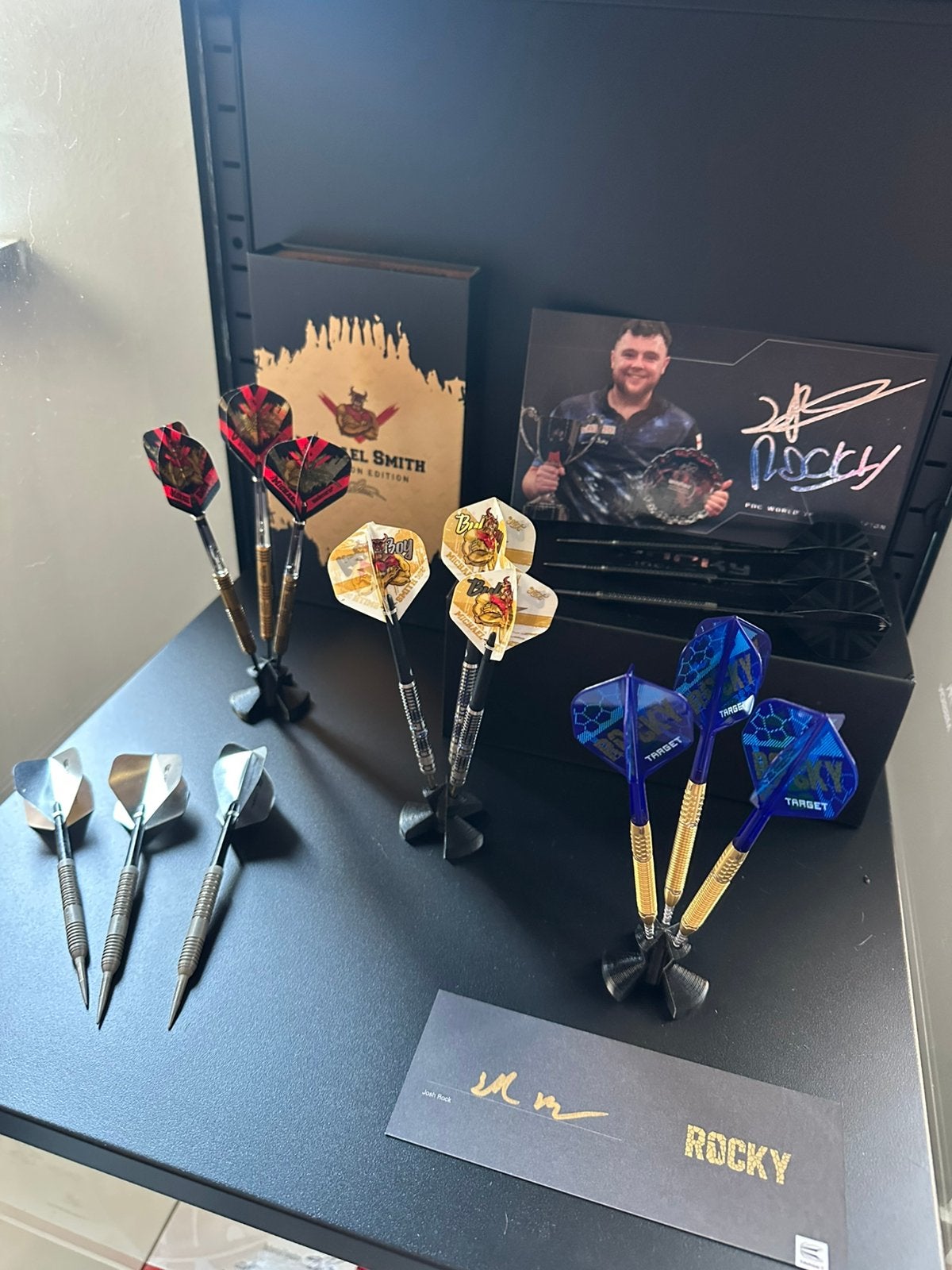 Diverse limited edition darts, Sport en Fitness, Darts, Ophalen, Zo goed als nieuw, Pijlen