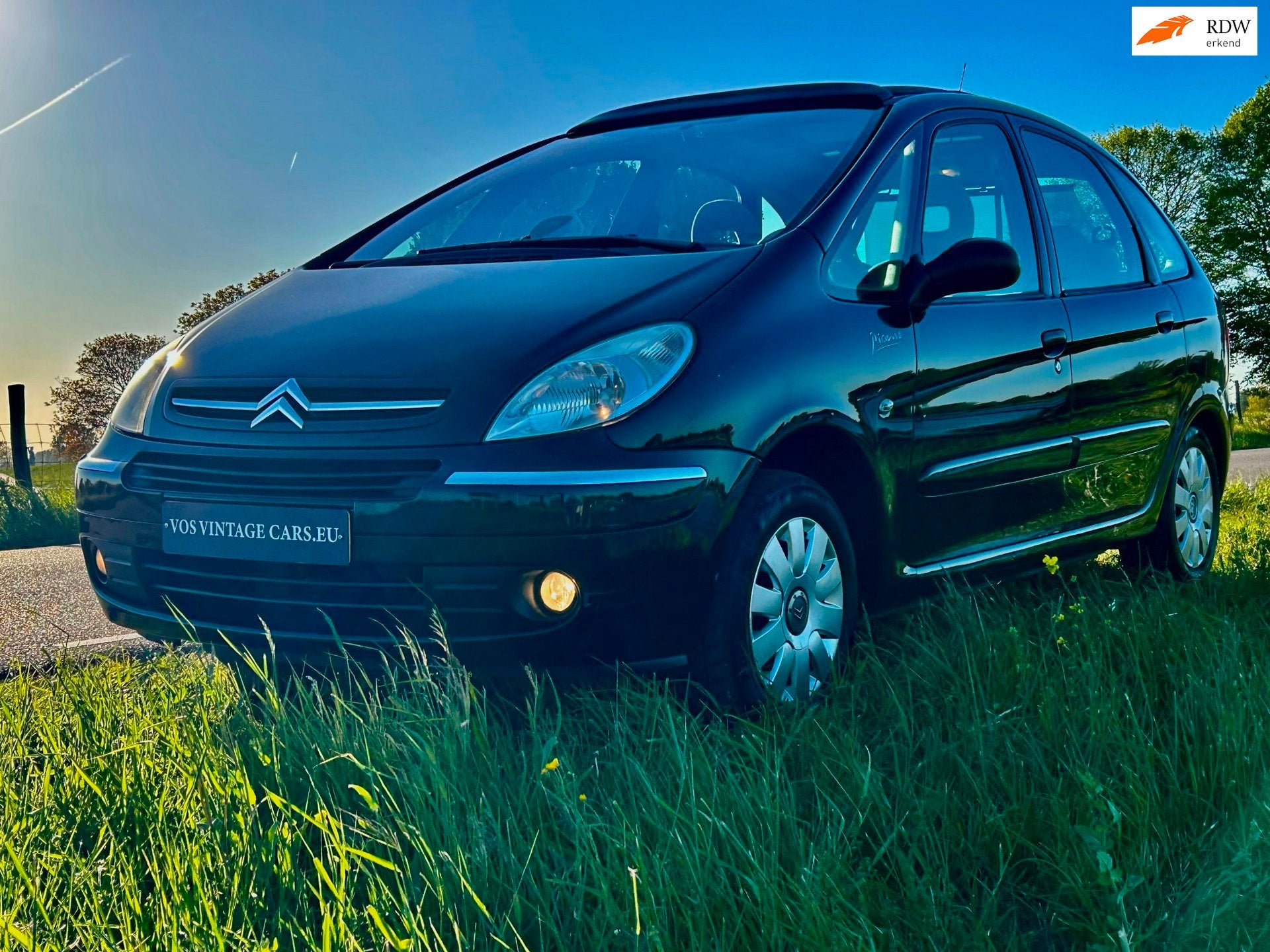 Citroen Xsara Picasso 1.6i-16V Exclusive, Auto's, Voorwielaandrijving, 4 cilinders, Zwart, Handgeschakeld