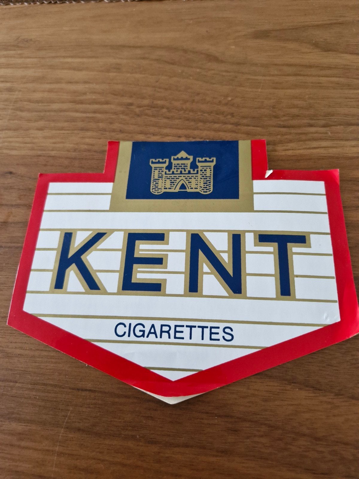 11058 Vintage Kent Cigarettes Sticker - Verzamelobject, Ophalen of Verzenden, Gebruikt, Merk