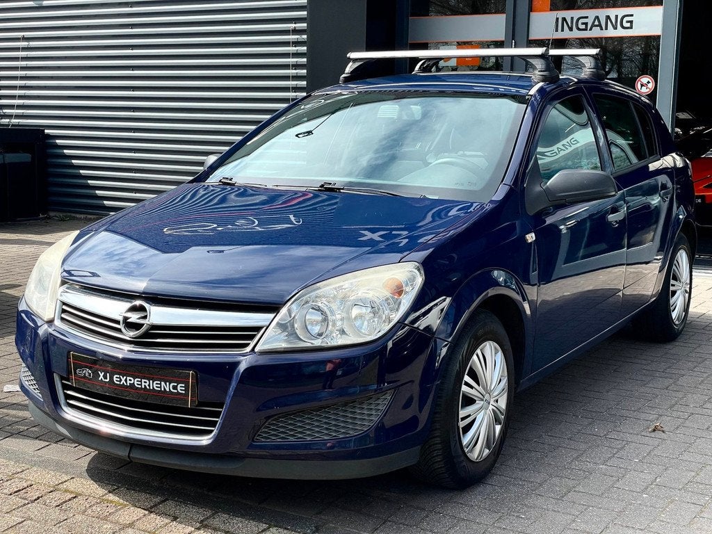 Opel Astra 1.4 Essentia, Stof, Gebruikt, Zwart, 4 cilinders