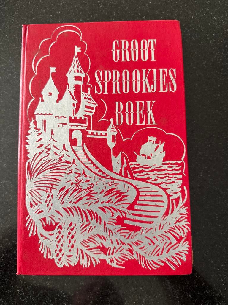 Groot Sprookjesboek - Uitgave Margriet, Boeken, Ophalen of Verzenden, Gelezen