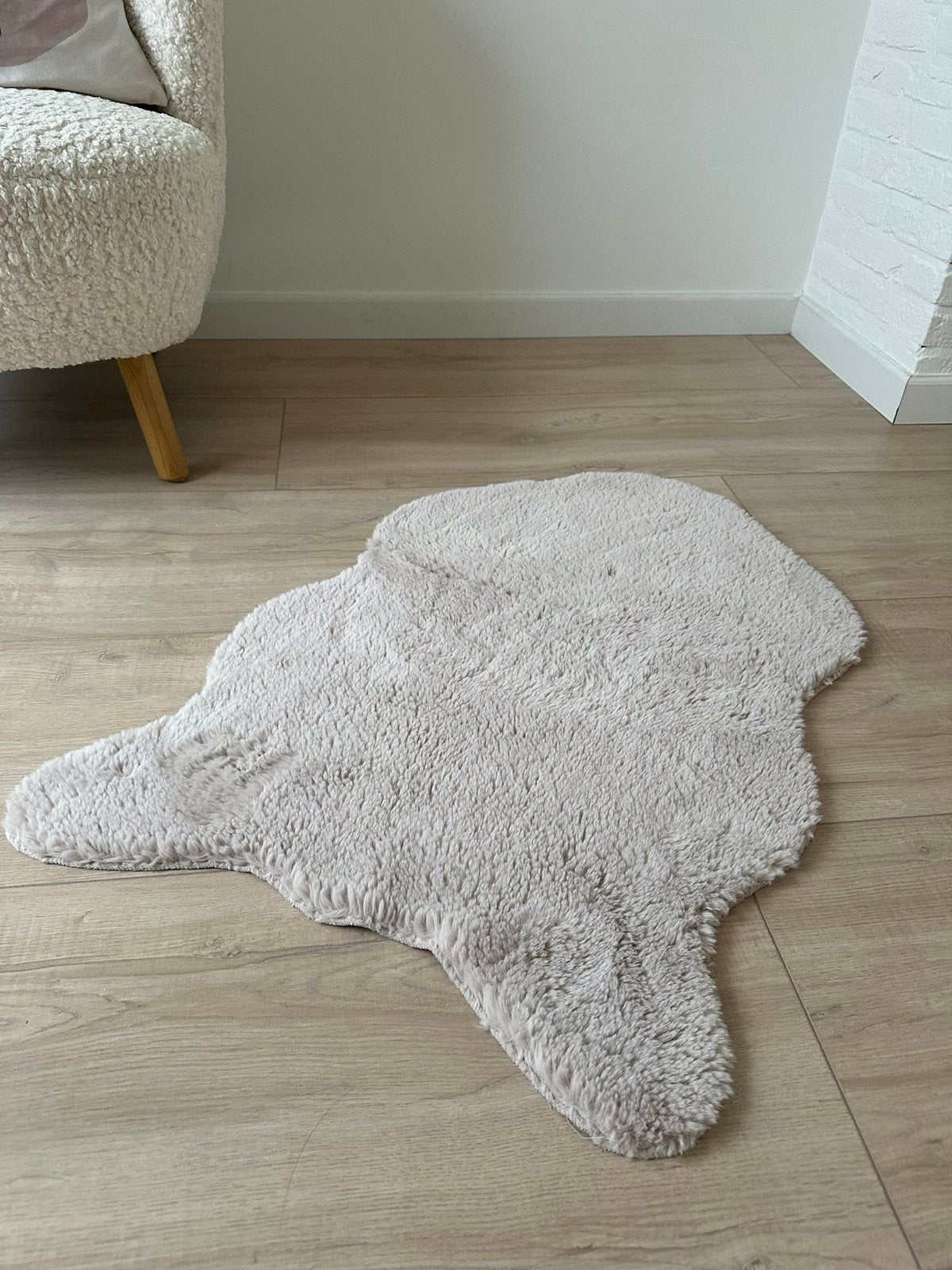Zacht beige vloerkleed, Zo goed als nieuw, 50 tot 100 cm, Ophalen of Verzenden, Grijs