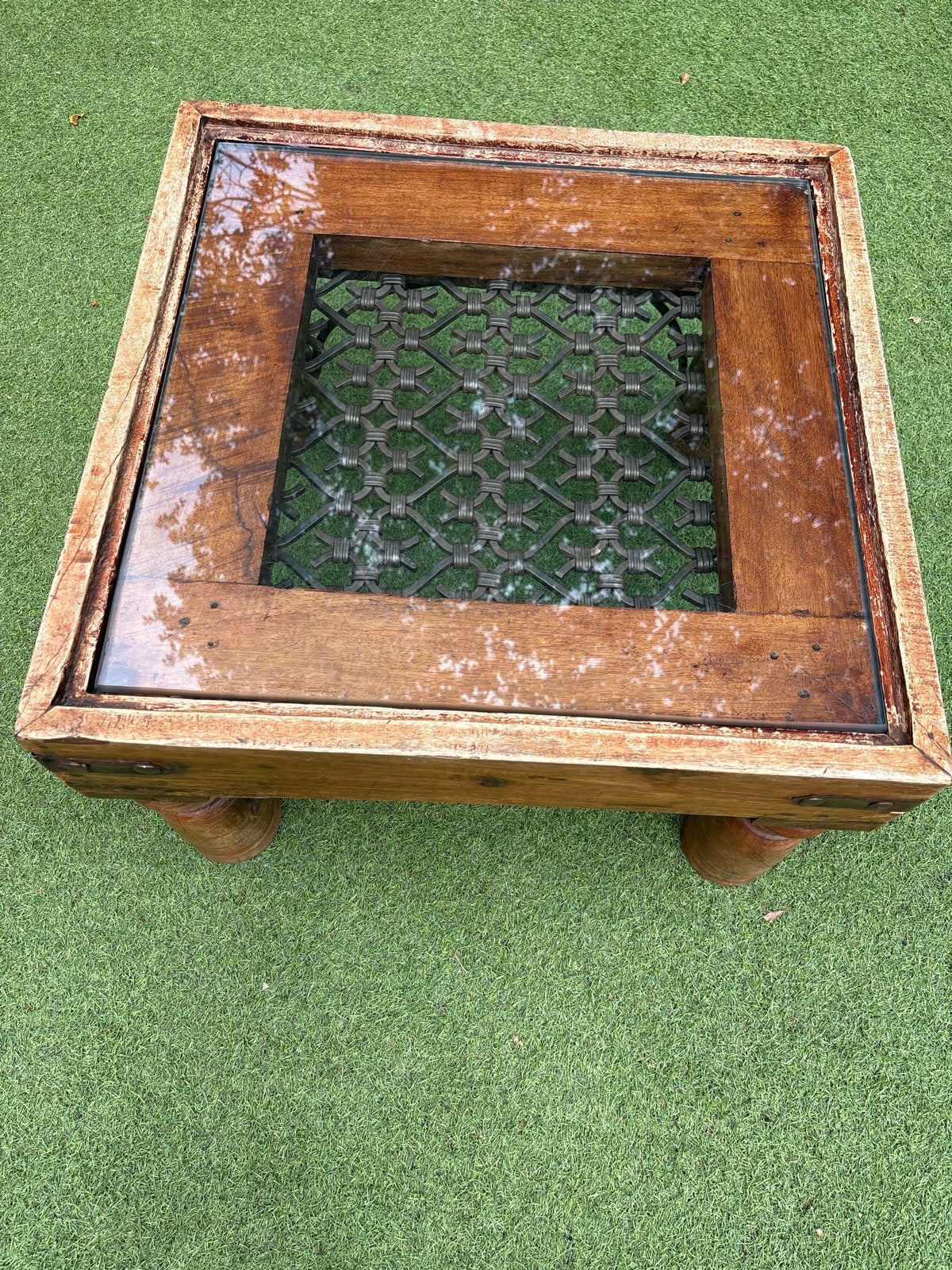 Vintage klassiek Indiase Jali-salontafel, Ophalen, Gebruikt, Glas, Vierkant