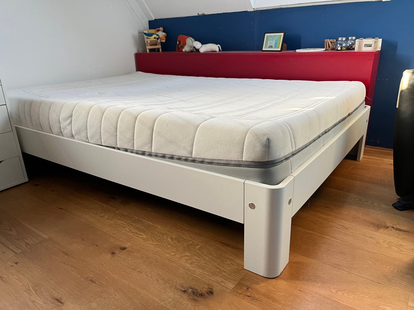 Auping auronde  wit 210x140 met vlakke spiraalbodem, Ophalen, Gebruikt, Tweepersoons, 140 cm