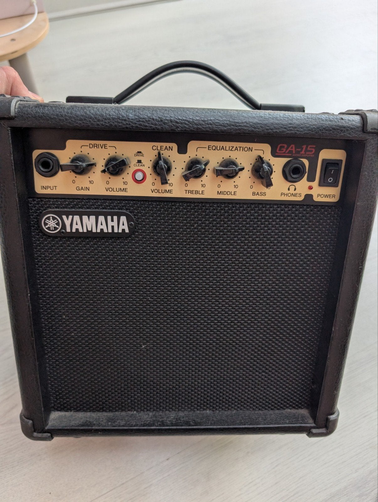 Yamaha GA-15 Gitaarversterker - Compact en Krachtig, Muziek en Instrumenten, Versterkers | Bas en Gitaar, Ophalen, Gebruikt, Gitaar