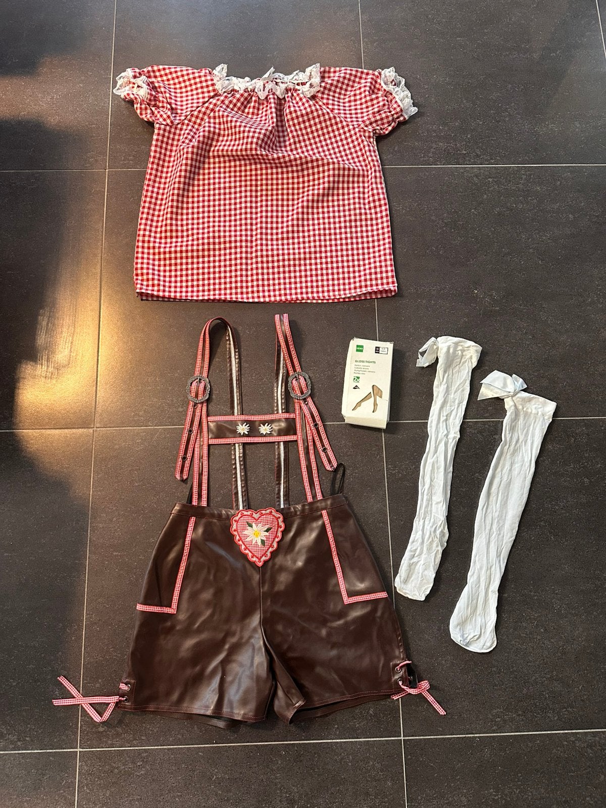 Complete tiroleroutfit maat M, Maat 38/40 (M), Carnaval, Ophalen of Verzenden, Zo goed als nieuw