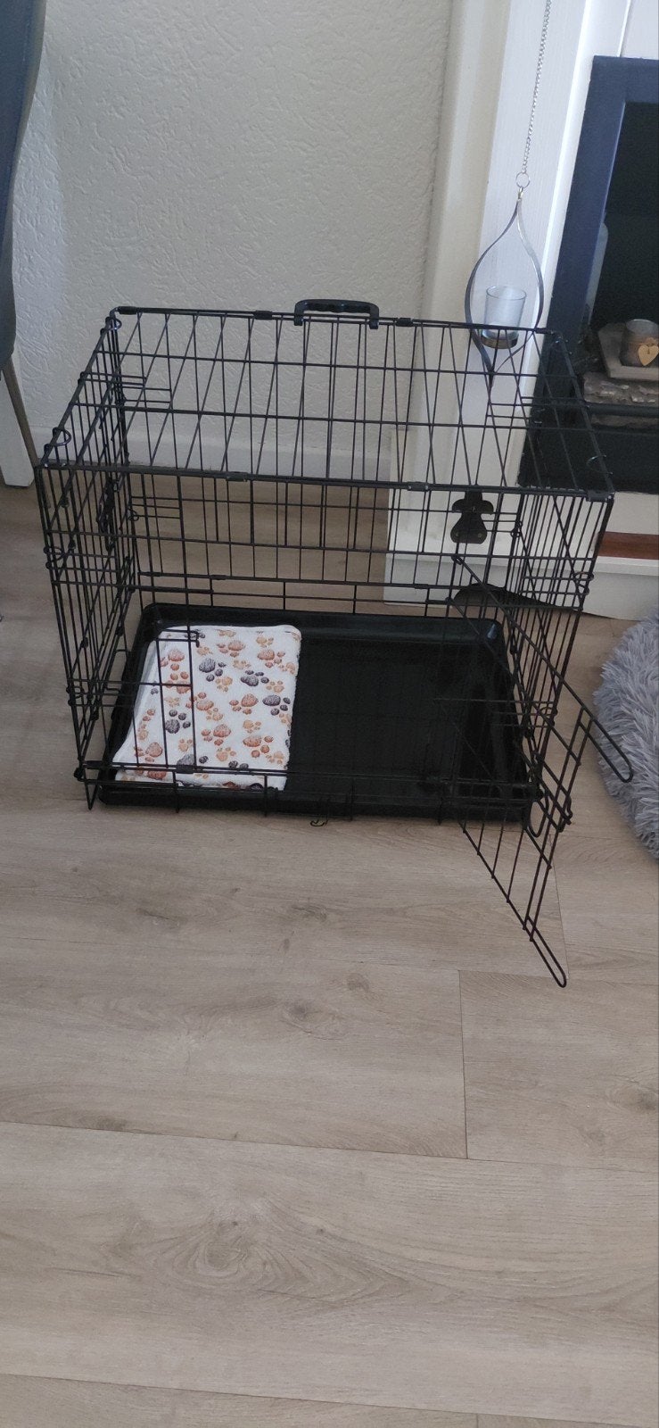 Zwarte bench, Dieren en Toebehoren, Hondenhokken, Ophalen, Zo goed als nieuw, Minder dan 75 cm, Minder dan 65 cm