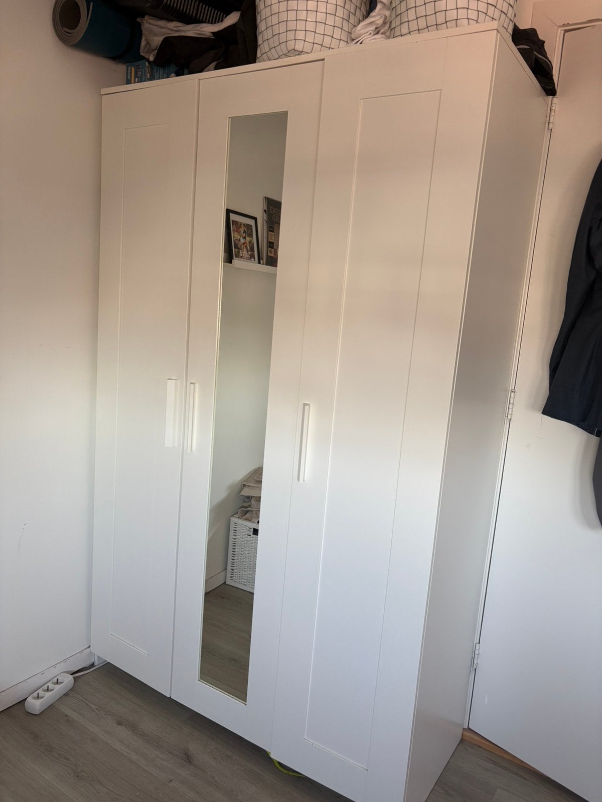IKEA Brimnes kledingkast wit met spiegel, Ophalen, 100 tot 150 cm, Zo goed als nieuw, 150 tot 200 cm