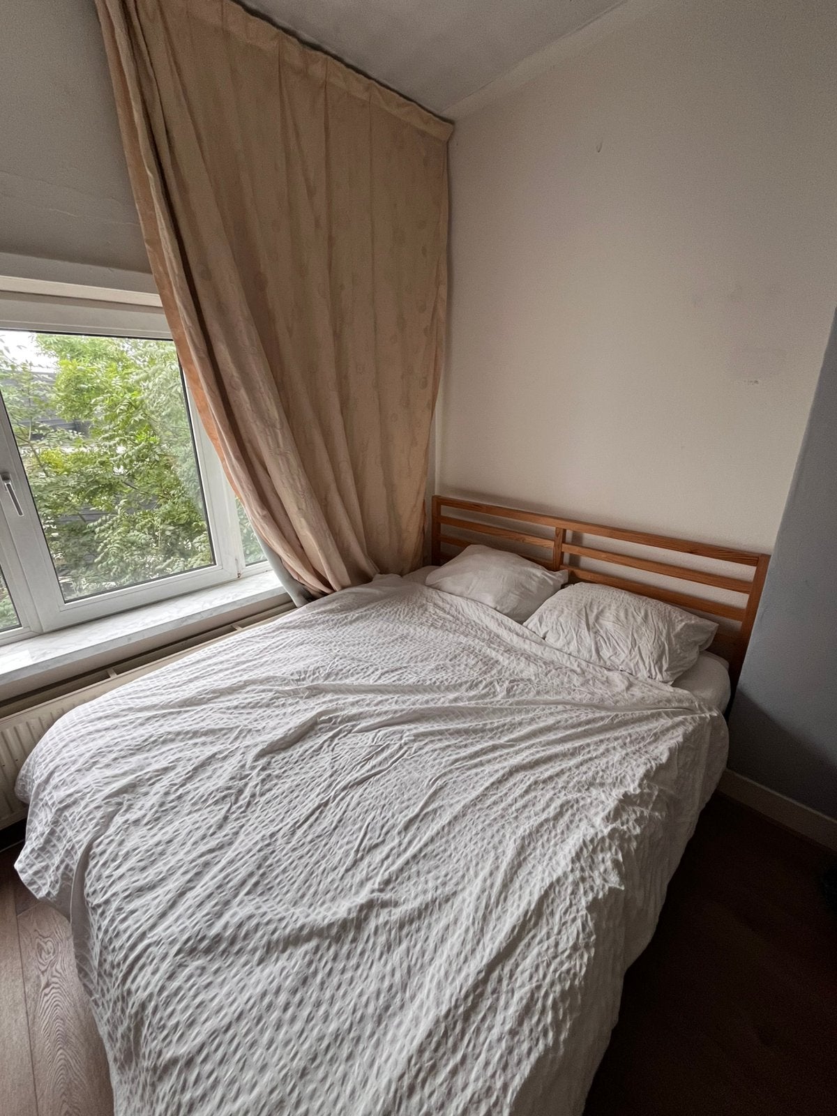 ikea bed GRATIS