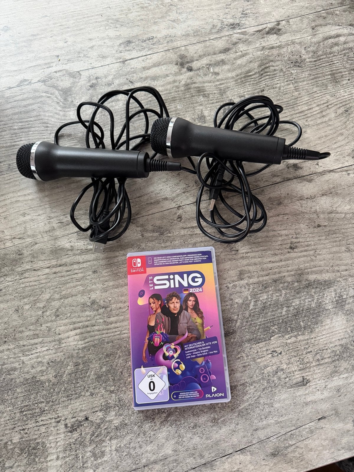 Let's Sing 2024 Nintendo Switch met 2 microfoons, Muziek, Eén computer, Ophalen of Verzenden, Zo goed als nieuw