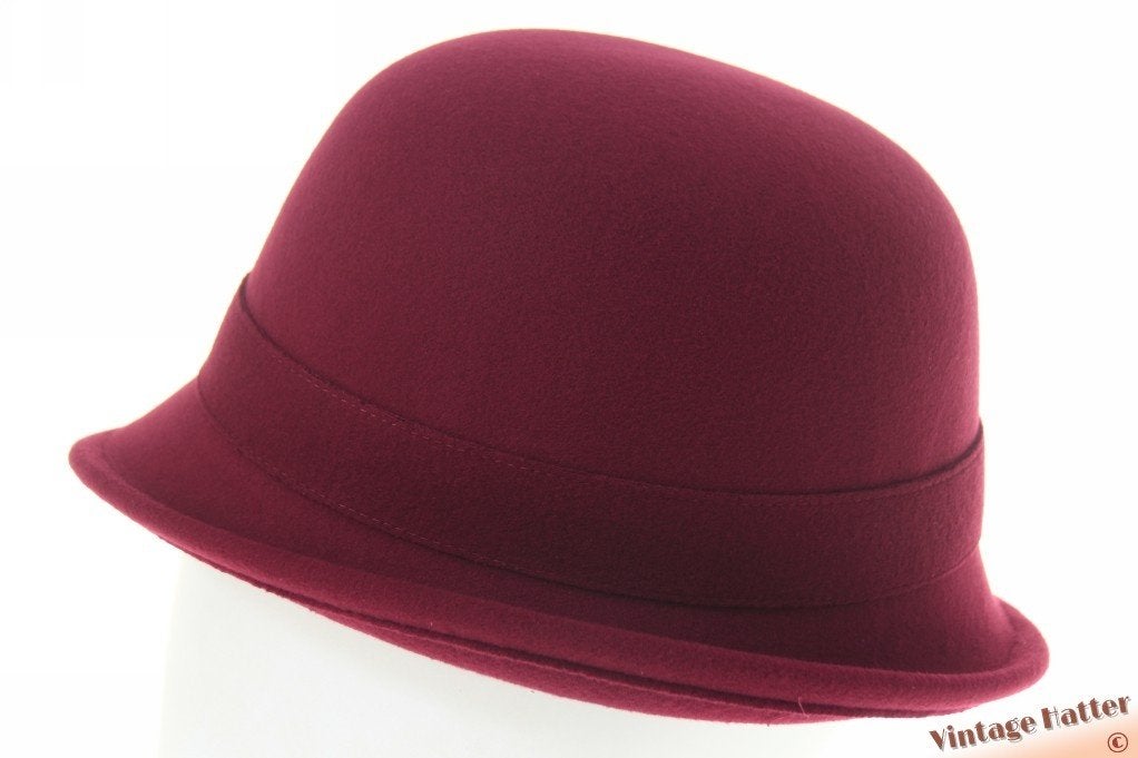 cloche dophoed Dameshoed bordeaux paars vilt 53-57 nieuw, Ophalen of Verzenden, Nieuw, One size fits all, Hoed