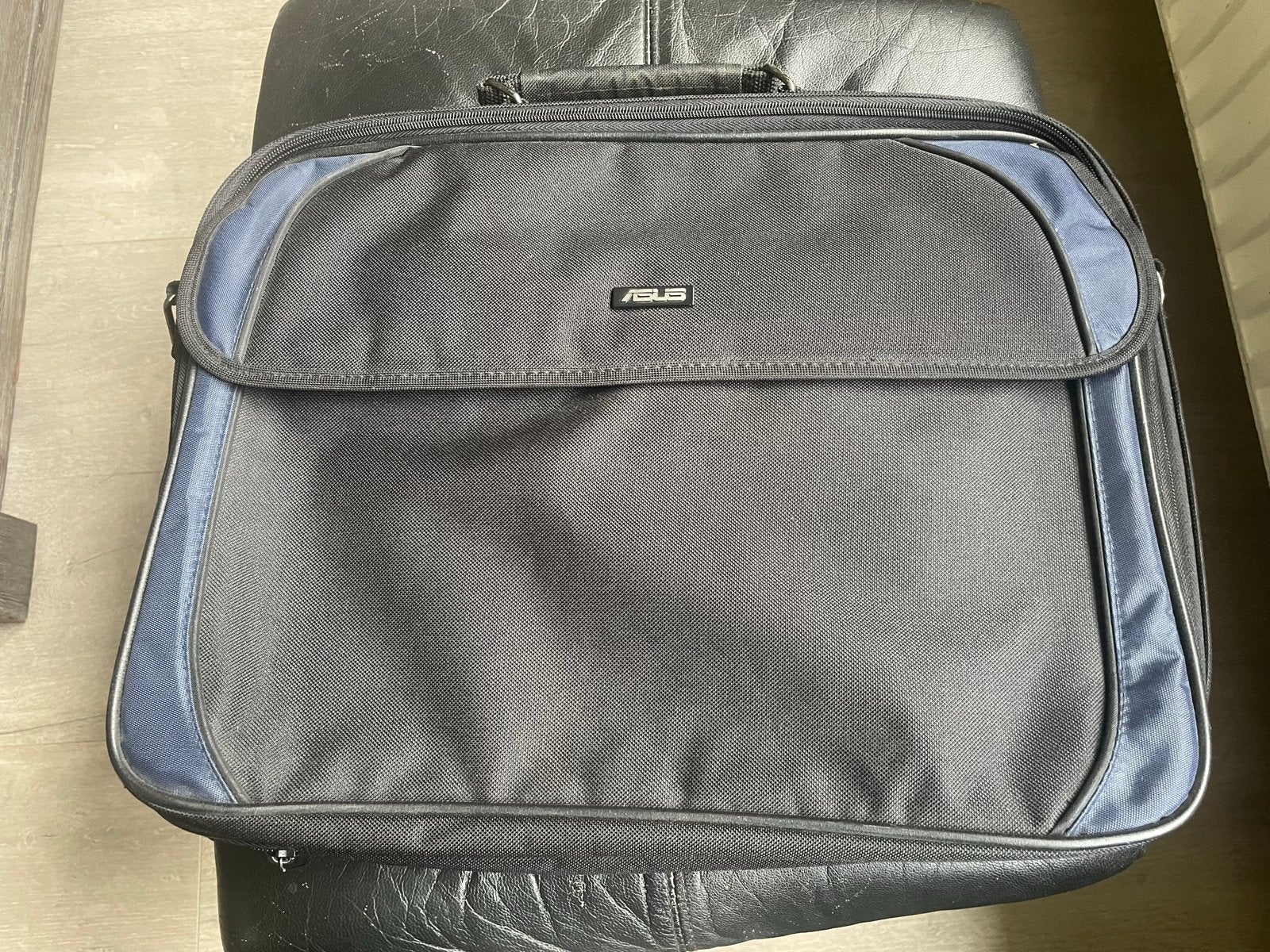 ASUS Laptoptas - Zwart/Blauw - 15 inch, Computers en Software, Gevoerd laptopvak, 15 inch, Aktetas, Ophalen of Verzenden
