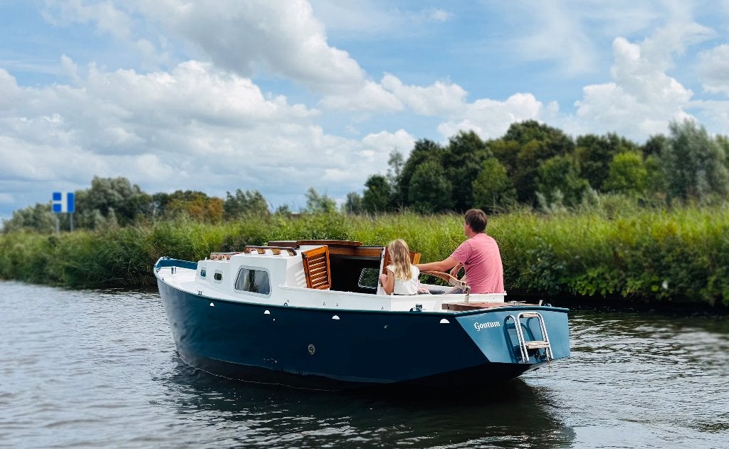 Prachtige Cabin Sloep Sneekermeer 800, Watersport en Boten, Sloepen, Staal, Binnenboordmotor, 1.80 meter, Diesel