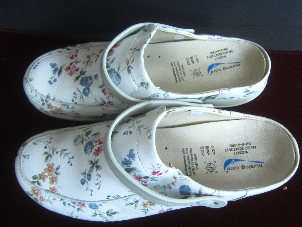 Nursing Care Clog Open Wit Bloem Medische Klompen crocs  40, Ophalen of Verzenden, Zo goed als nieuw, Nursing Care, Wit