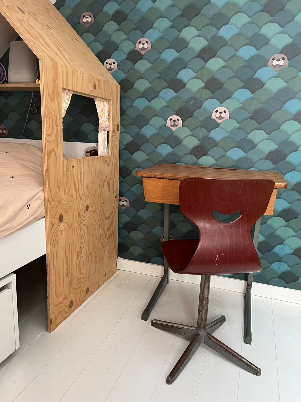 Leuk vintage oud bureausetje bureau stoel schoolstoel, Huis en Inrichting, Bureaus, Ophalen, Gebruikt, 60 cm, Hout