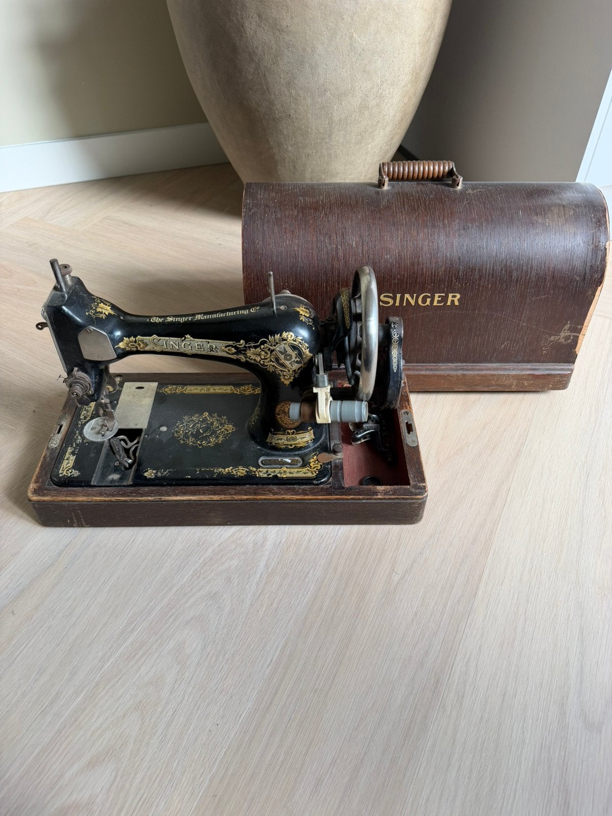 Vintage Singer naaimachine met houten kap (sleutel ontbreekt, Ophalen