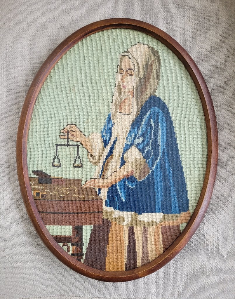 Borduurwerk 'Goudweegster' in ovale houten lijst museumglas, Bruin, Schilderijlijst, Ophalen of Verzenden, Zo goed als nieuw