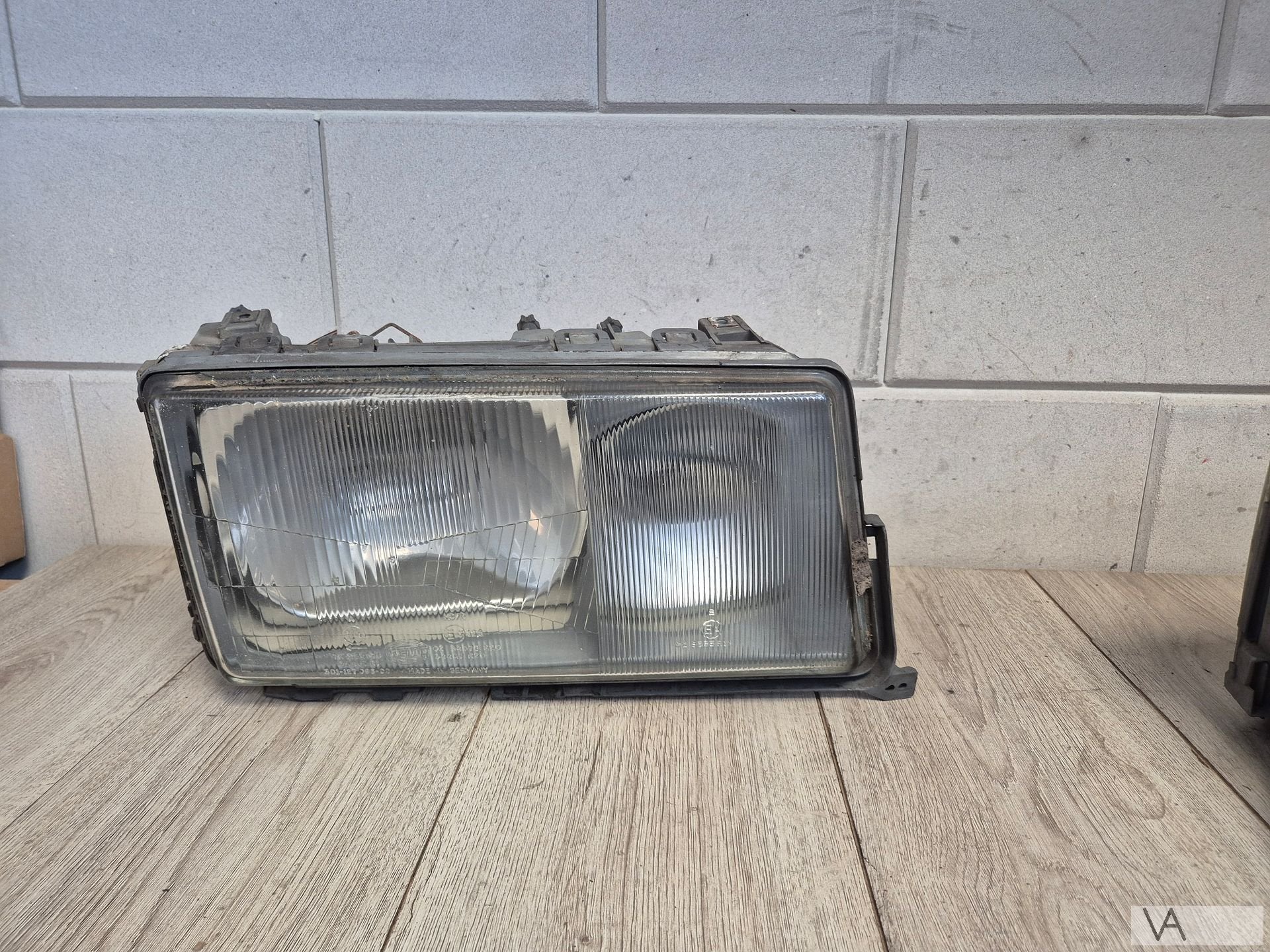Koplamp rechts van Mercedes 190 W201 1983 - 1993 HELLA €100, Auto-onderdelen, Gebruikt, -, Ophalen of Verzenden, -
