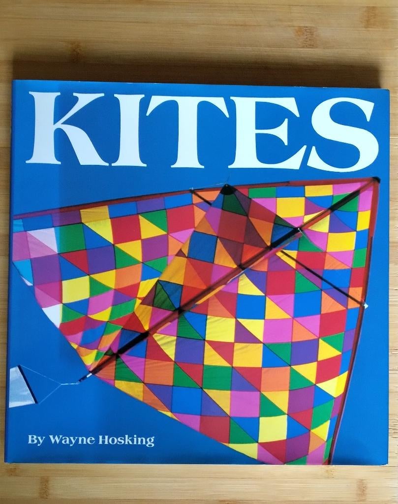 Kites - Wayne Hosking (Engels) 1992 - (ISBN 1-85391-076-7) z, Ophalen of Verzenden, Zo goed als nieuw, Eenlijns, Toebehoren