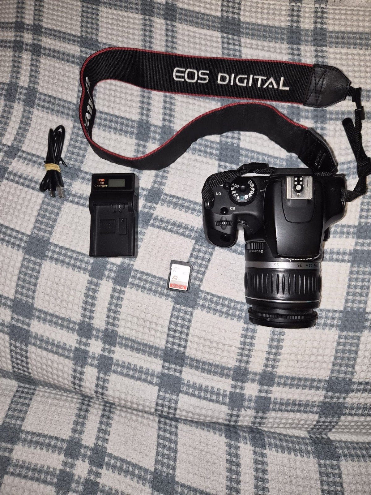 Canon EOS 1000D Spiegelreflexcamera met 2 lenzen, Ingebouwde flitser, Gebruikt, Spiegelreflex, Canon