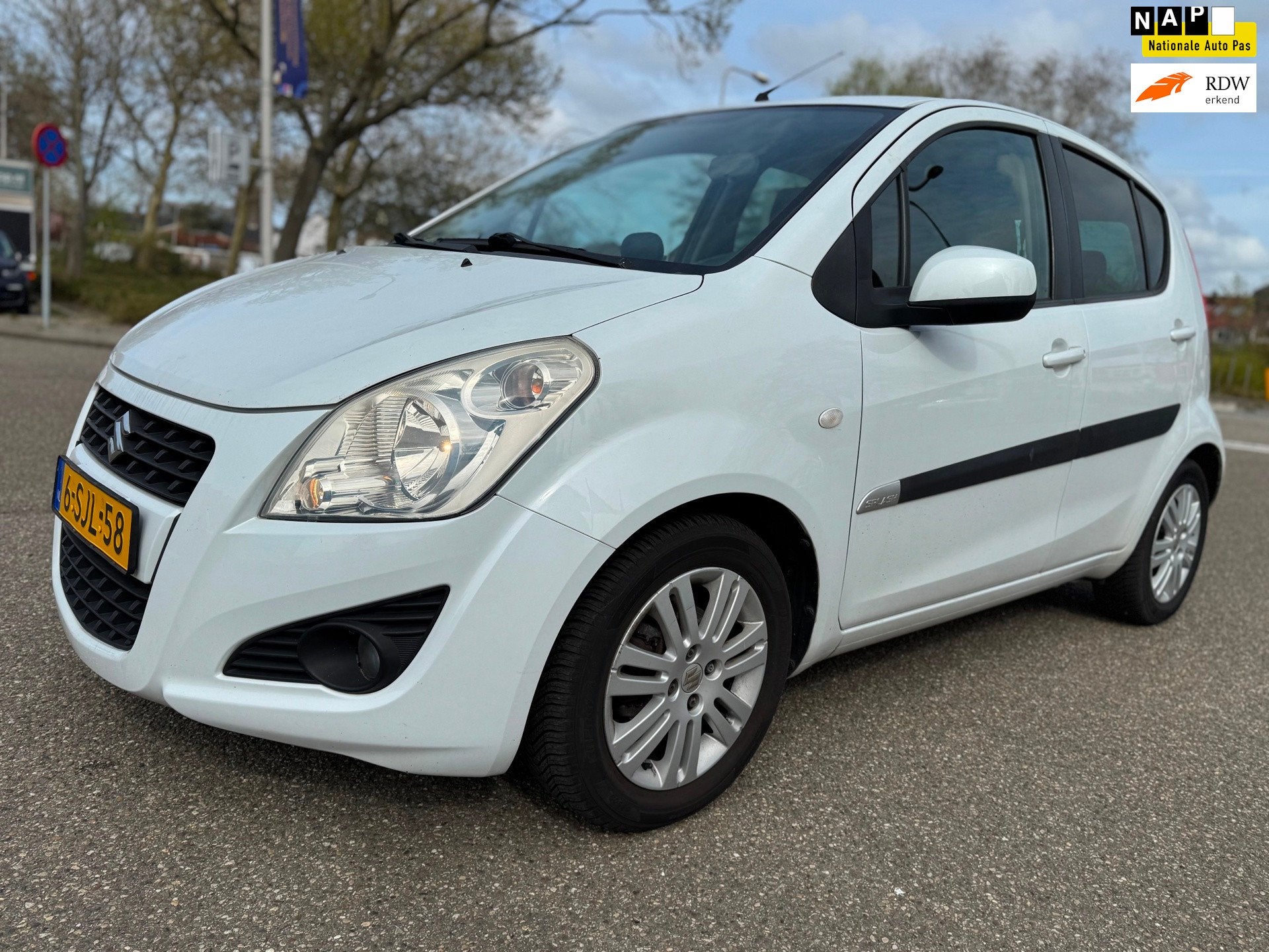 Suzuki Splash 1.2 Exclusive / automaat / airco / trekhaak /, Auto's, Stof, Gebruikt, 4 cilinders, Wit