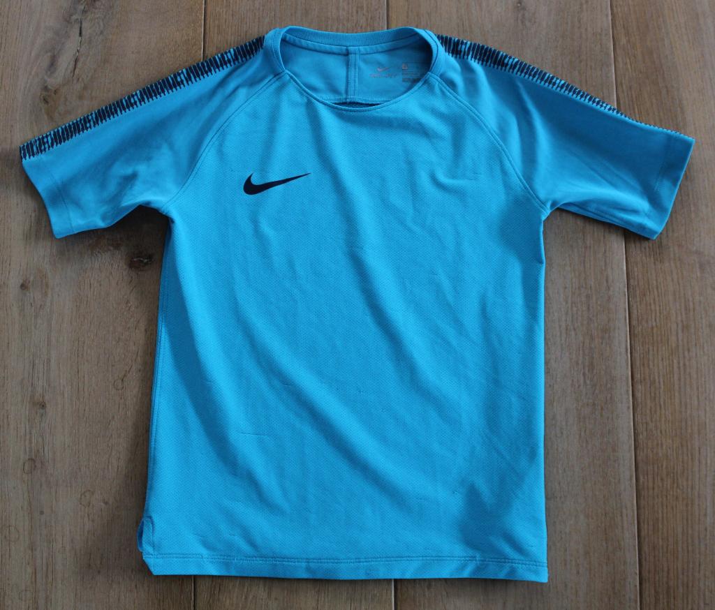 Sportshirt van Nike maat S 128/137, Gebruikt, Sport- of Zwemkleding, Ophalen of Verzenden, Nike