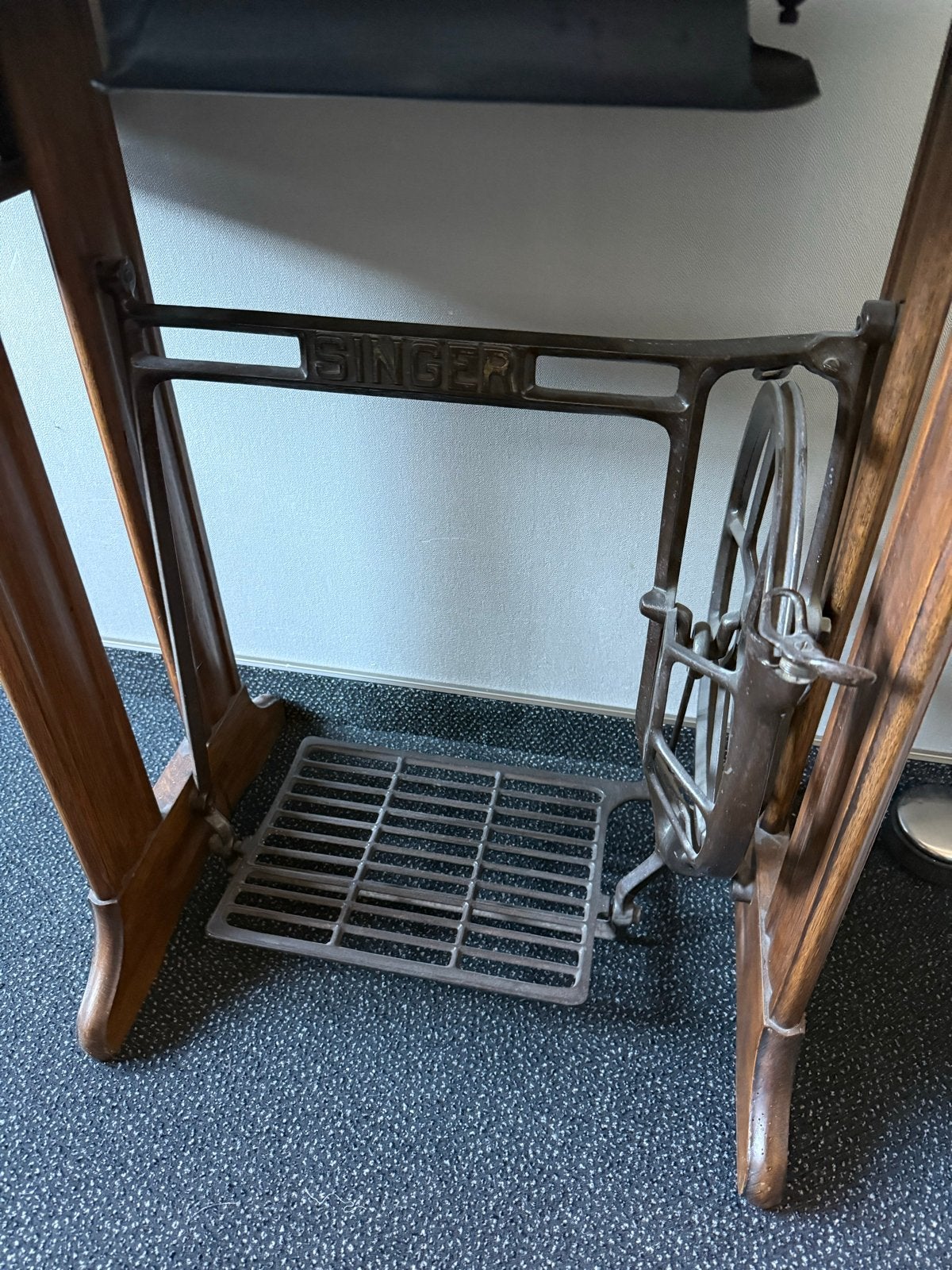 Antieke Singer Naaimachine met Houten Tafel en Kap, Antiek en Kunst, Ophalen of Verzenden