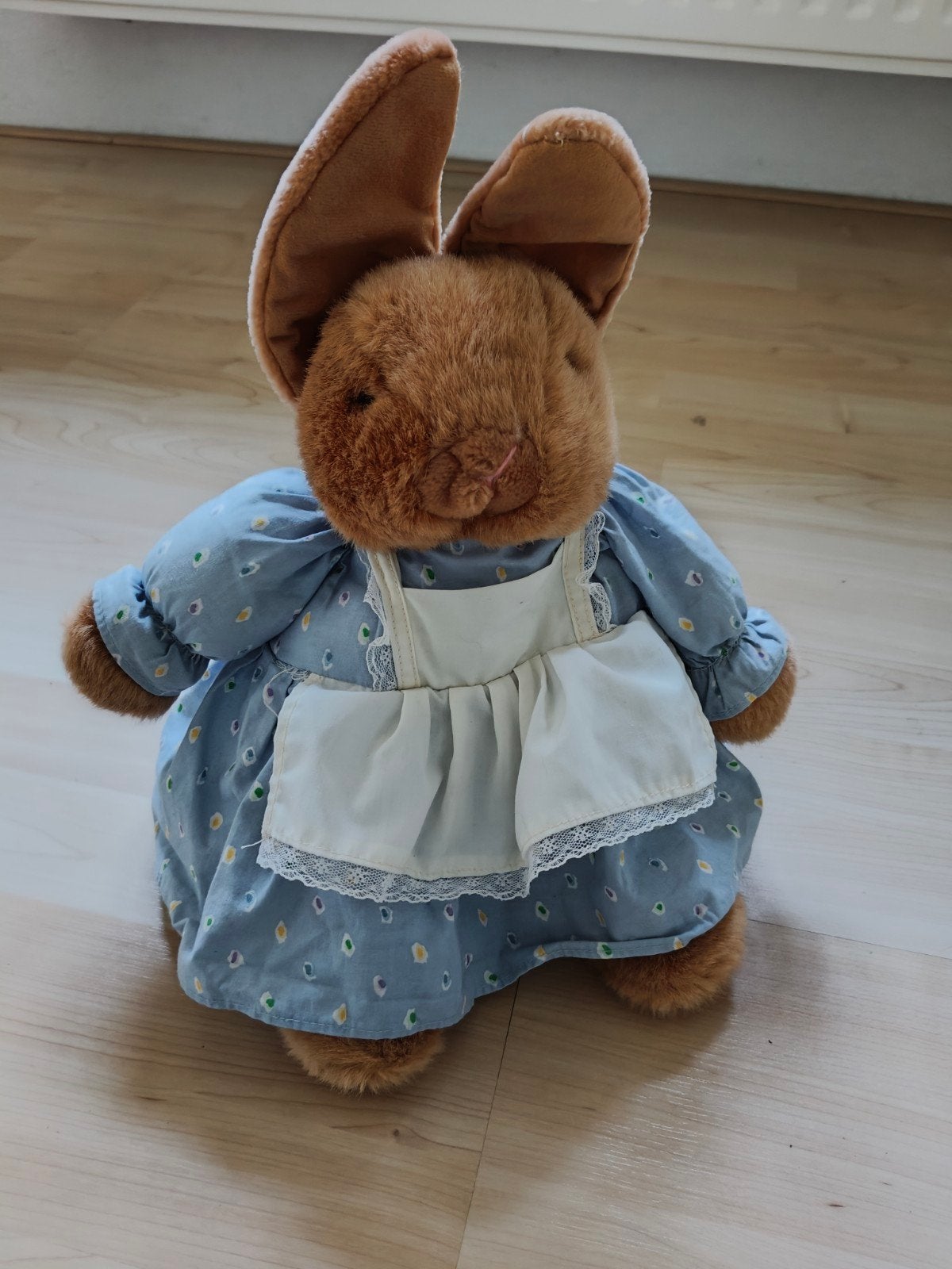 Anna Club Plush Konijn Knuffel met Jurkje, Konijn, Ophalen of Verzenden, Zo goed als nieuw, Middelgroot (20 tot 80 cm)