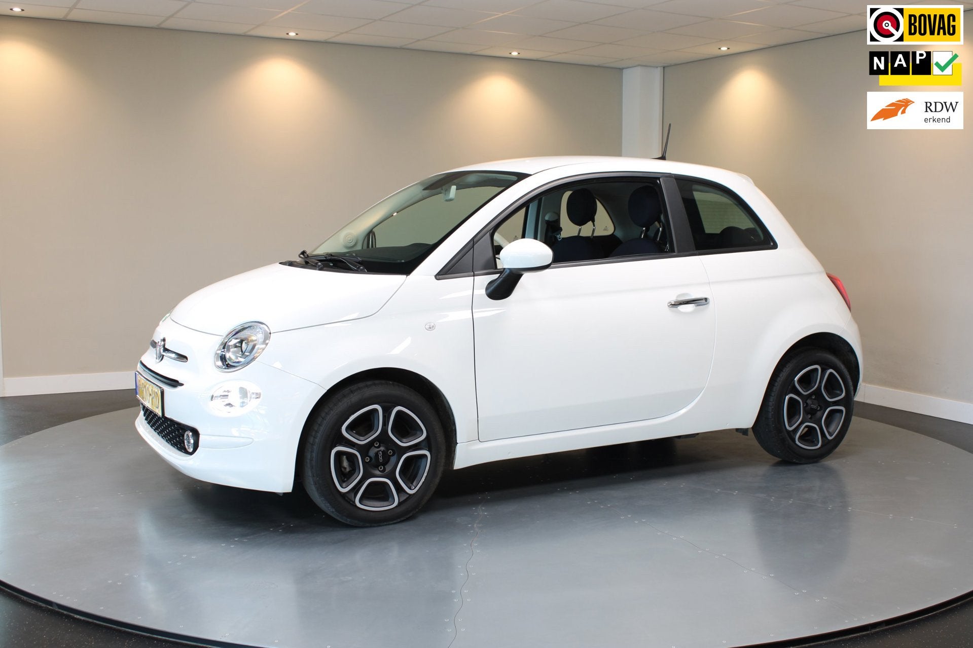 Fiat 500 1.0 Hybrid Club *Carplay* Cruise|PDC|DAB|NAP, Auto's, Euro 6, 4 stoelen, Wit, Origineel Nederlands