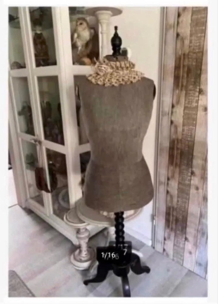 Nog hele korting Antieke Duivenborst look, antieke paspop, Ophalen