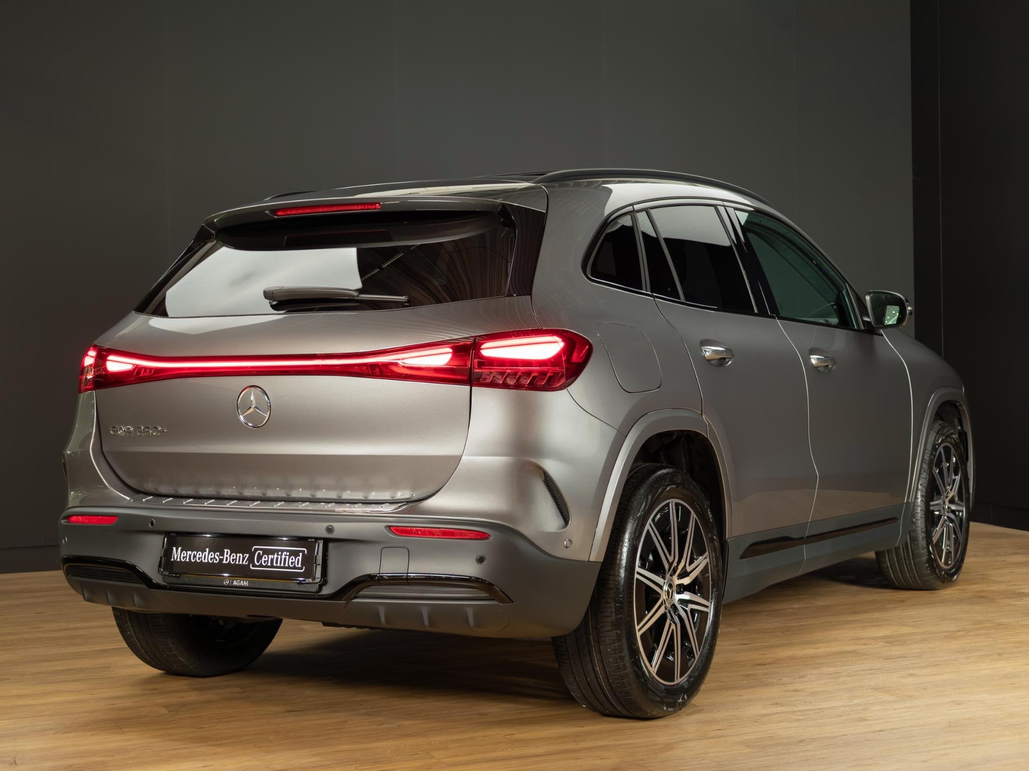 Mercedes-Benz EQA 250+ Business Solution AMG 71 kWh | Panora, 445 min, Automatische klimaatregeling, SUV of Terreinwagen, Zilver of Grijs