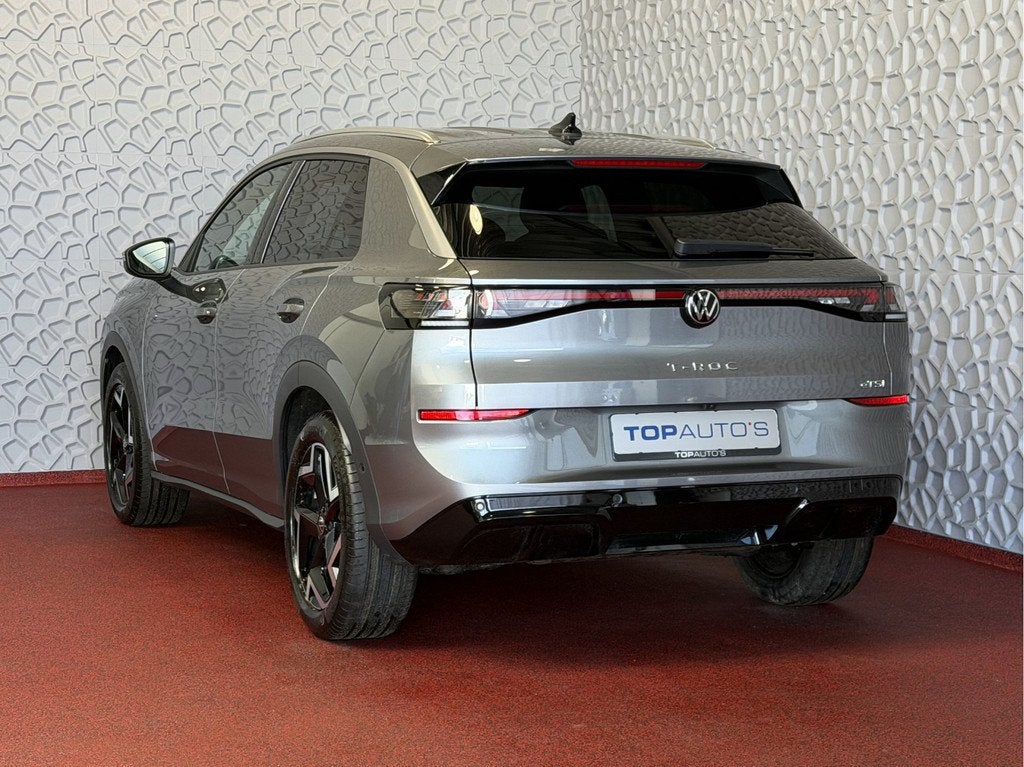 Volkswagen T-Roc 1.5 eTsi 150PK R-LINE EDITION VW.TREKHAAK B, 4 cilinders, Origineel Nederlands, Bedrijf, Adaptive Cruise Control