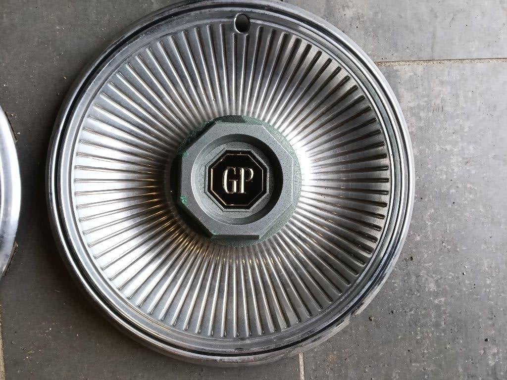 klassieke amerikaanse pontiac wieldoppen 14", Ophalen, Gebruikt