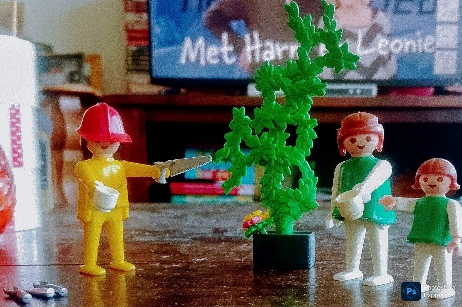 Man Met Zaag Met Heg En Vrouw Plus Meisje, Kinderen en Baby's, Ophalen of Verzenden, Gebruikt, Losse onderdelen