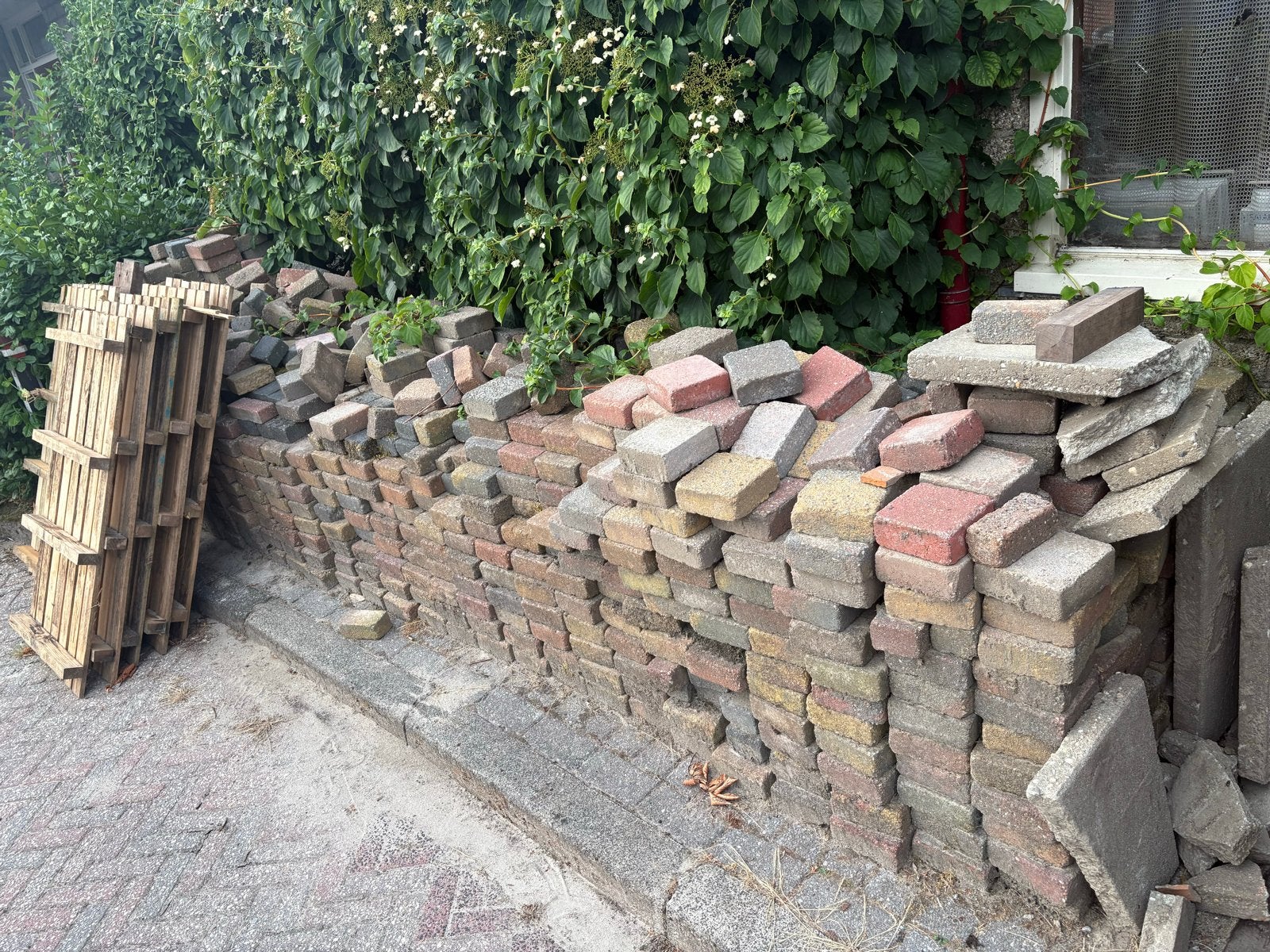 Betonklinkers - Diverse kleuren en maten, Ophalen, Gebruikt, Klinkers, 10 m² of meer