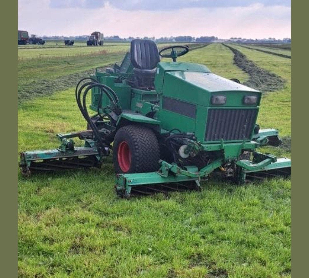 Goed lopende ransomes kooimaaier zitmaaier 
Loopt goed

Kooi, Ophalen, Gebruikt, Ransomes